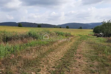 Günstiger Baugrund in ruhiger Siedlungslage! Nähe Abenteuerpark/Balaton - Auch als Geldanlage geeignet. Építési telek eladó! Na predaj stavebné pozemky, bez provízií!
