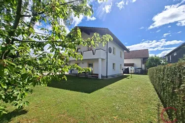 Sanierungsbedürftiges Wohnhaus mit großem Grundstück in Ruhelage mit Aussicht &amp; Potenzial