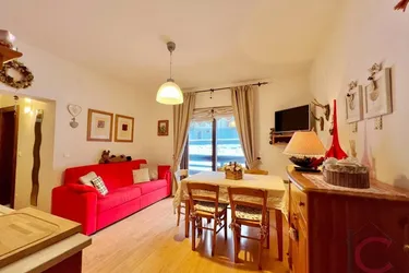 Entzückendes 3-Zi.-Apartment mit Balkon nahe der Skipiste in ruhiger Lage