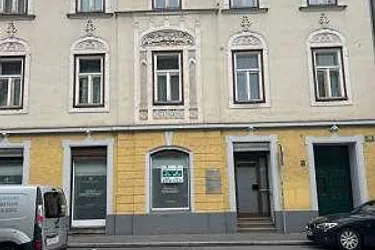 * Sehr helle Praxis oder Büroräumlichkeiten im Erdgeschoss mit eigenem Eingang - perfekte Lage *