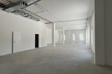 Multifunktionale Fläche im Technologiezentrum – Büro, Labor &amp; Produktion kombinieren