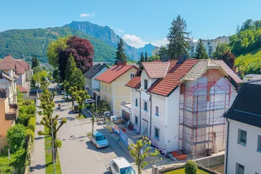 Wohnung für die Familie mit großem Eigengarten!