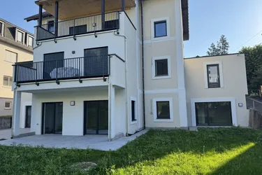 Wohnung für die Familie mit großem Eigengarten!