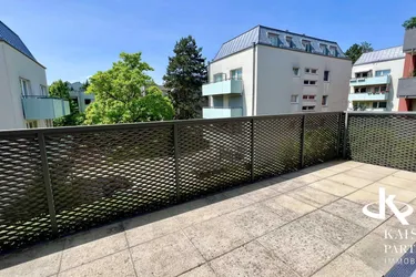 Moderne, neuwertige 4-Zimmer-Wohnung mit großem Balkon in Toplage!