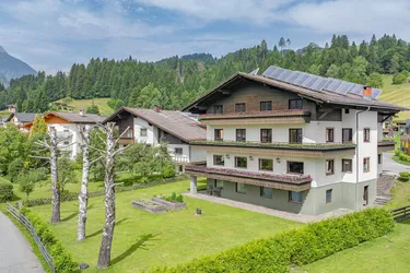 großzügige Pension in sehr guter Lage