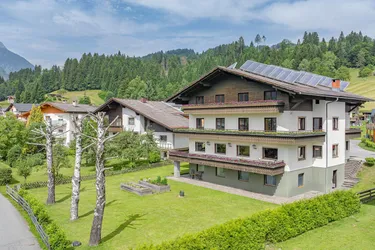 großzügige Pension in sehr guter Lage