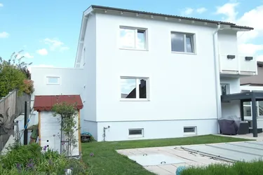 Sonniges Traumhaus mit Pool