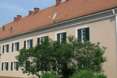3-Zimmer-Wohnung, Top 3