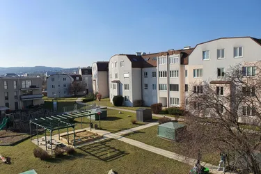 3-Zimmer-Wohnung, Top 6
