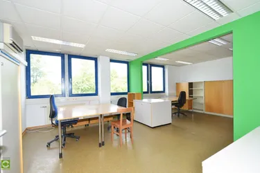 CHRISTOPH CHROMECEK IMMOBILIEN - Helles Büro mit Lagerfläche im Industriezentrum NÖ-SÜD!