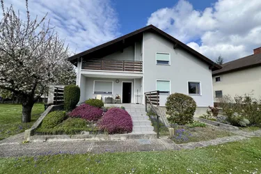 CHARMANTES EINFAMILIENHAUS auf 760m2