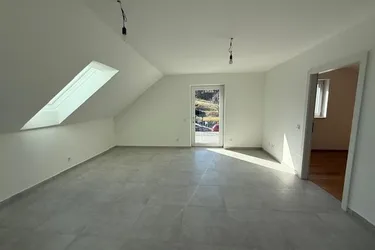 Neu adaptierte Dachgeschosswohnung in Velden am Wörthersee mit Seeblick!