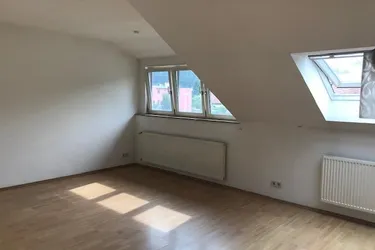 Vierzimmer-Dachgeschoßwohnung in St. Martin!