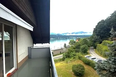 Neu adaptierte Dachgeschosswohnung bei Pörtschach am Wörthersee mit Seeblick!