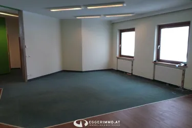 Piesendorf Fürth / Kaprun : 100 m² Lager, Büro, Saal-Raum,