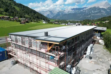 Moderne neubau Büroflächen (auf Wunsch inkl. Dienstwohnung) in Saalfelden / Harham direkt an der B311 zu vermieten