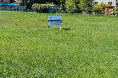 TOP KAUFPREIS, 500 m² Baugrundstück um € 169.000,- in Strasshof a.d.N. direkt an der Hauptstrasse, S-Bahn Nähe