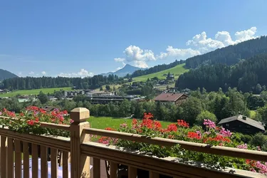 Großzügige und Einzigartige Landhausvilla in unverbaubarer Lage