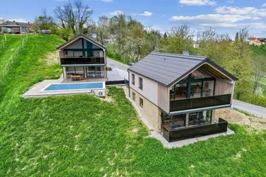 Edel-Chalets mit traumhaftem Weinberg-Ausblick