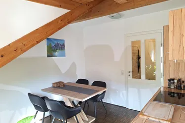 ON TOP - mit Charme - 2-Zimmer-Loft im Dachgeschoss einer Ceconi-Villa