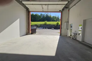 Vielseitige Gewerbehalle mit Top Ausstattung in Puch bei Hallein, Salzburg - Jetzt mieten und starten !