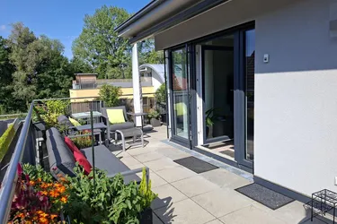 Stylische 3-ZI-Maisonette in modernem Wohnhaus mit Top-Ausstattung &amp; riesiger Dachterrasse!