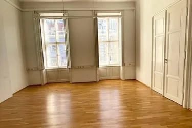 Großes Büro in der Elisabethstraße - Provisionsfrei!