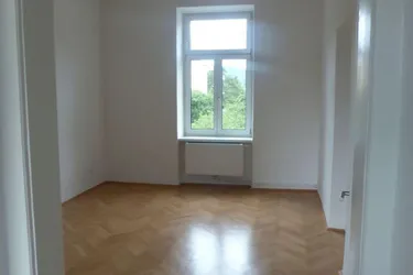 4 Zimmer Wohnung nahe Fröbelpark mit Balkon - Provisionsfrei!