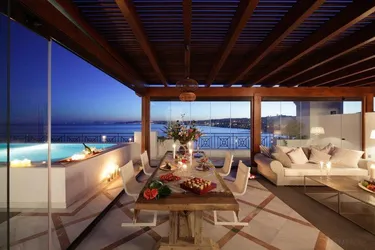 Spanien - Estepona, Costa del Sol: Außergewöhnliches Penthouse direkt am Strand mit toller Aussicht | Spain - Estepona - Costa del Sol: extraordinary penthouse at the beach with great views | Estepona – Costa del Sol: extraordinario ático en la playa