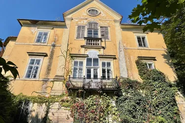 Klagenfurt - Ein historisches Palais offen für Ihre Wünsche | Klagenfurt - A historic palace