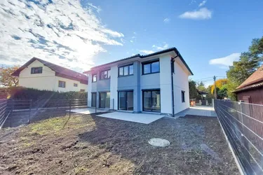 Wohnen bei der U1-Station Leopoldau. Modernes Niedrigenergiehaus in Premium-Ausführung auf Eigengrund