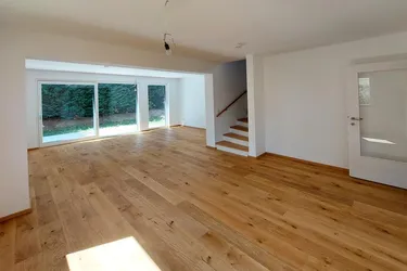 Hoch hinaus. Premium Einzelhaus mit 3 Stockwerken samt wunderbarem Garten und Vollunterkellerung für extra viel Platz