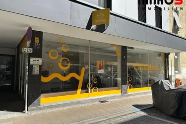 Geschäftslokal mit großer Schaufensterfront Schillerstraße