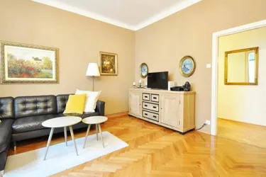 Helle 3 Zimmer Wohnung, möbliert, U1, Südtiroler Platz, Provisionsfrei