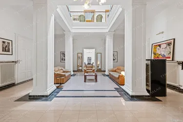 Kurparkjuwel "Villa Clar" - Boutiquehotel, Restaurant &amp; 3 Geschäftsflächen