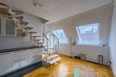 TOP Moderne 2 Zimmer-Dachgeschosswohnung nahe Reumannplatz U1