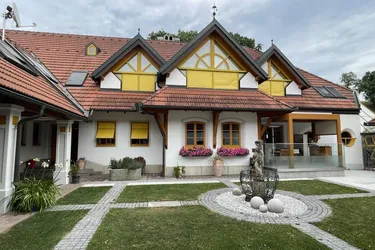 traumhaftes Landhaus-Anwesen mit 2 Wohneinheiten