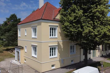 Exklusive Altbauvilla in Strebersdorf – Erstbezug nach umfassender Sanierung