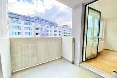 Expose TOPLAGE | LICHTDURCHFLUTETE 2 ZIMMER | OSTSEITIGER BALKON | U-BAHN