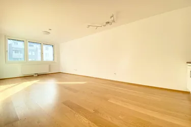 Expose TOPLAGE | LICHTDURCHFLUTETE 2 ZIMMER | OSTSEITIGER BALKON | U-BAHN