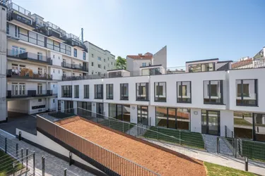 ++NEU++ Großzügige Garagenplätze (keine Stapelparkplätze) in der Jägerstraße 35!