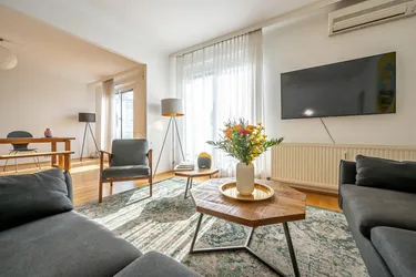 Expose ***NEW*** 5.5 room apartment on the top floor! 8th floor, more than 40m2 terrace in PRIME LOCATION right next to the Vienna State Opera!