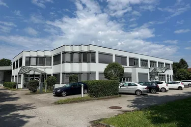 Linz (Franzosenhausweg): GEWERBEOBJEKT ca. 1682 m² Halle+Lagerbühne, Bürofläche ca. 1.790m² + Nebenräumlichkeiten) Grundstück ca. 6.233 m²