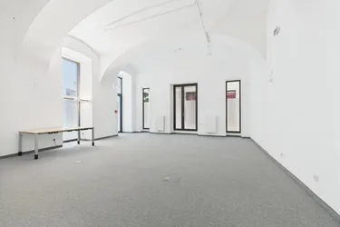 Geschäfts-/Galerie- Bürofläche mit ca. 74 m² in Toplage der Linzer Innenstadt