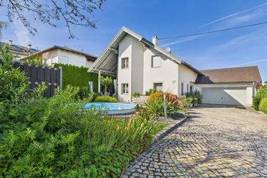 NIEDERNEUKIRCHEN: Sehr gepflegtes und perfekt aufgeteiltes EINFAMILIENHAUS mit ca.151 m² Wohnfläche, Grundstück ca. 796 m²