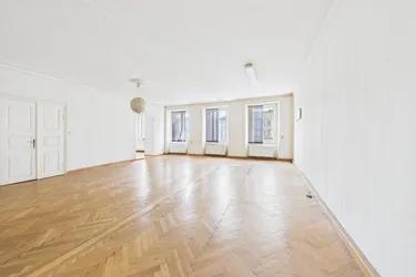 LINZ - HAUPTPLATZ: BÜROFLÄCHE ca. 168,81 m² in BESTER LAGE