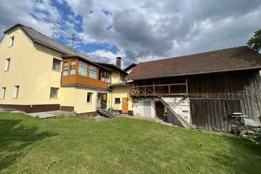 Liebevoll gepflegtes Familienhaus in zentraler Ortslage von St. Roman - Sacherlcharakter