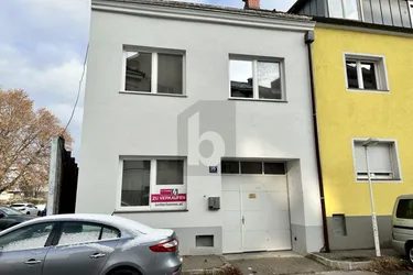 Expose BEIM KRANKENHAUS MIT 3 WOHNUNGEN - BESTANDSFREI