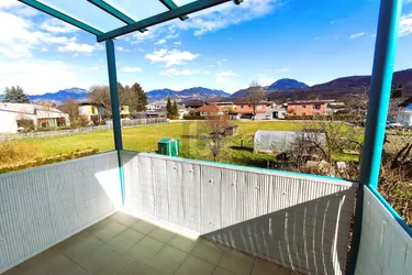 Expose RUHELAGE MIT BALKON &amp; TG - TEILRENOVIERT