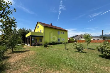 PLATZ FÜR DIE GANZE FAMILIE ? GROßZÜGIG MIT WEITLÄUFIGEM GRUNDSTÜCK!